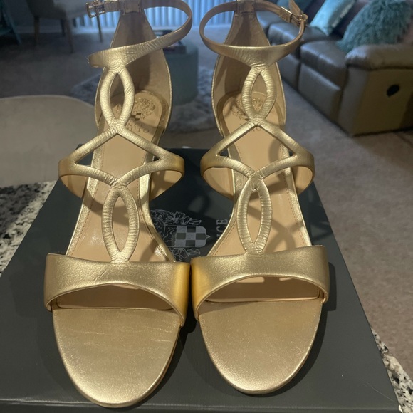 Gold Heels - Picture 2 of 8